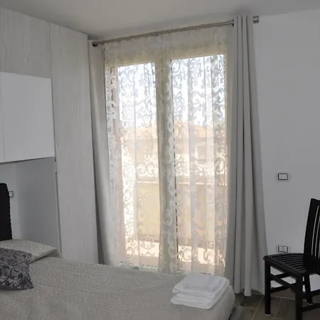 Residenza Benvenuto Cellini * Λα Μανταλένα